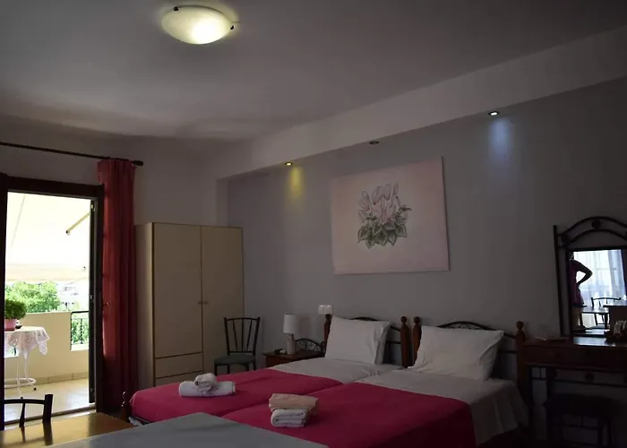 Aparthotel Iliotropio 3*